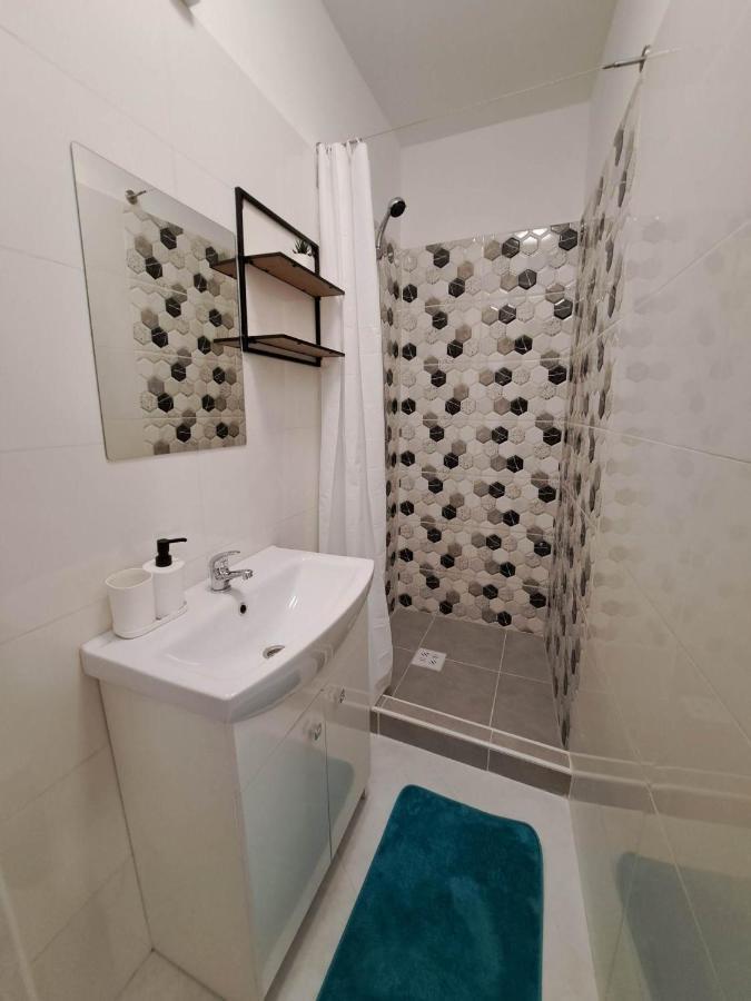 Milla Apartmanok Eger Luaran gambar