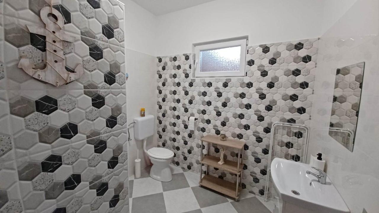 Milla Apartmanok Eger Luaran gambar