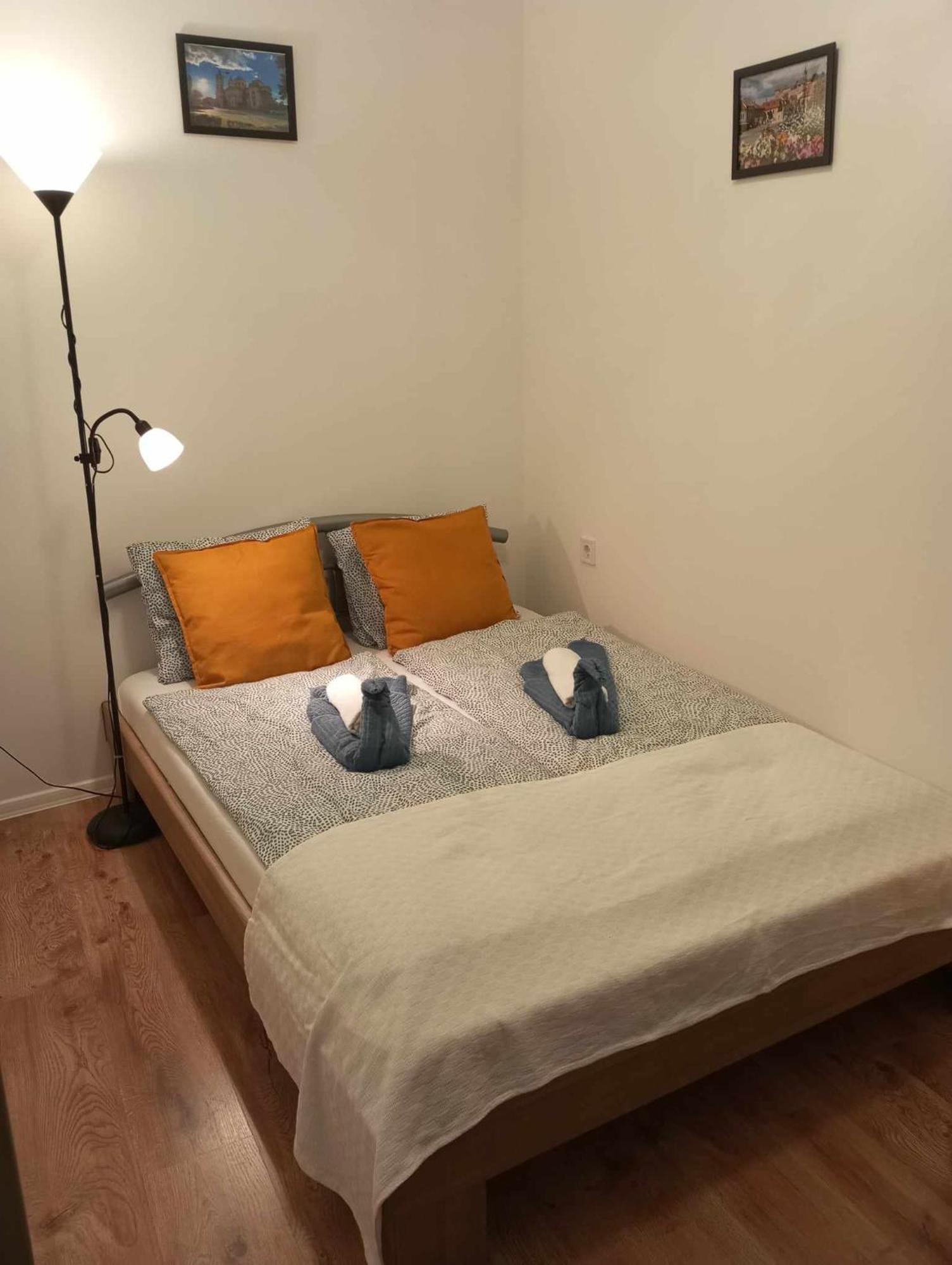 Milla Apartmanok Eger Luaran gambar